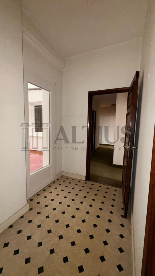 179016168817100171375_179016063196 Amplio piso de 180 m² ideal para oficinas en Rúa Doutor Teixeiro – Santiago de Compostela
