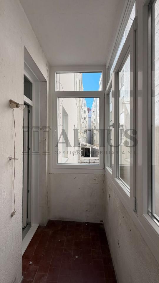 179016168864700171375_179016063079 Amplio piso de 180 m² ideal para oficinas en Rúa Doutor Teixeiro – Santiago de Compostela