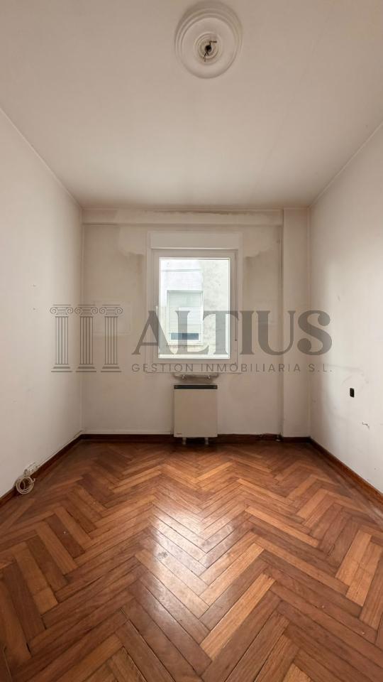 179016168905100171375_179016063309 Amplio piso de 180 m² ideal para oficinas en Rúa Doutor Teixeiro – Santiago de Compostela