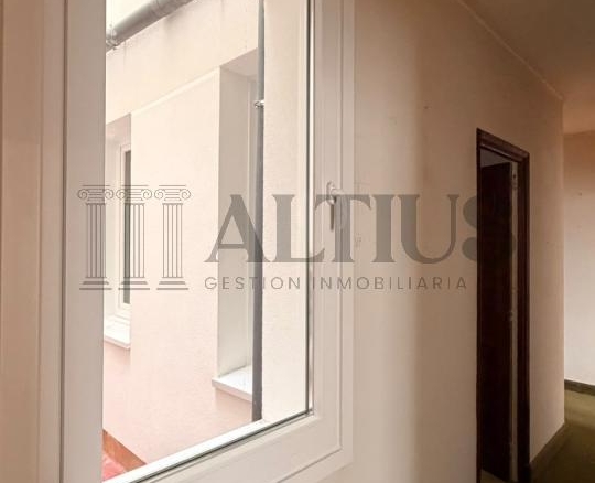 Amplio piso de 180 m² ideal para oficinas en Rúa Doutor Teixeiro – Santiago de Compostela