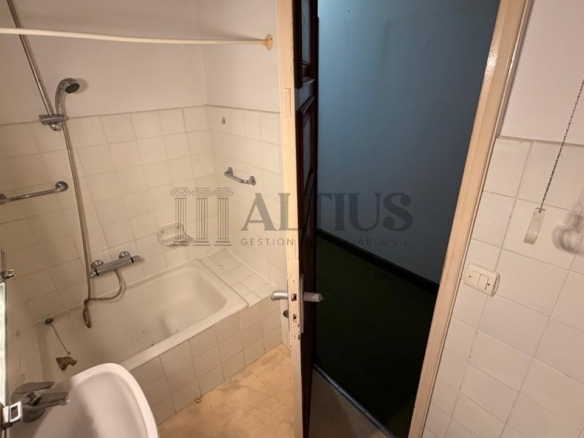 Amplio piso de 180 m² ideal para oficinas en Rúa Doutor Teixeiro – Santiago de Compostela
