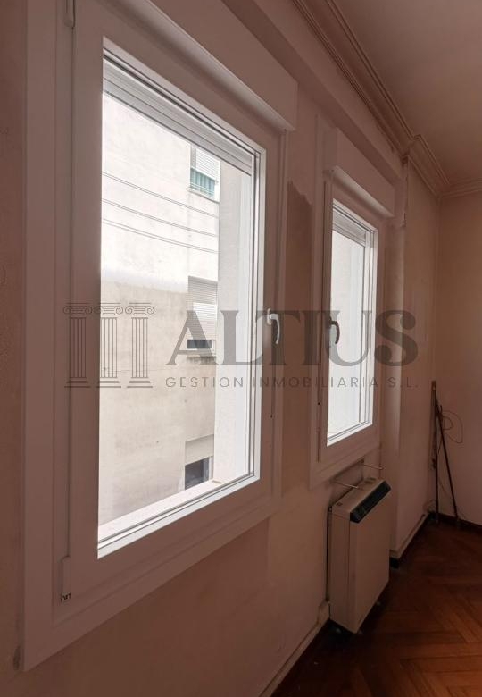 Amplio piso de 180 m² ideal para oficinas en Rúa Doutor Teixeiro – Santiago de Compostela