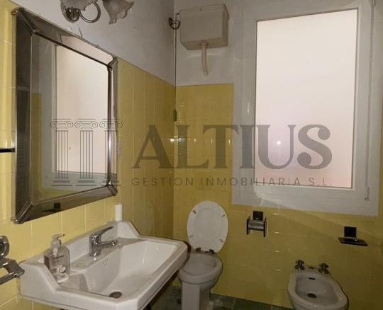 Amplio piso de 180 m² ideal para oficinas en Rúa Doutor Teixeiro – Santiago de Compostela