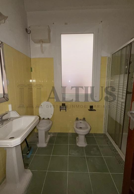 Amplio piso de 180 m² ideal para oficinas en Rúa Doutor Teixeiro – Santiago de Compostela