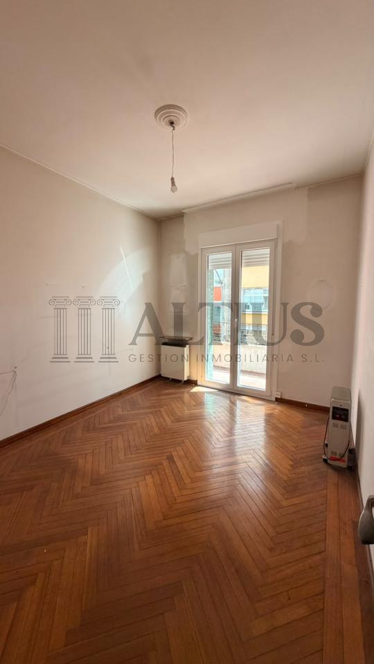 179016169325100171375_179016063822 Amplio piso de 180 m² ideal para oficinas en Rúa Doutor Teixeiro – Santiago de Compostela