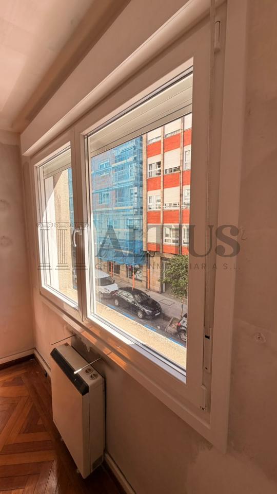 179016169418500171375_179016063944 Amplio piso de 180 m² ideal para oficinas en Rúa Doutor Teixeiro – Santiago de Compostela