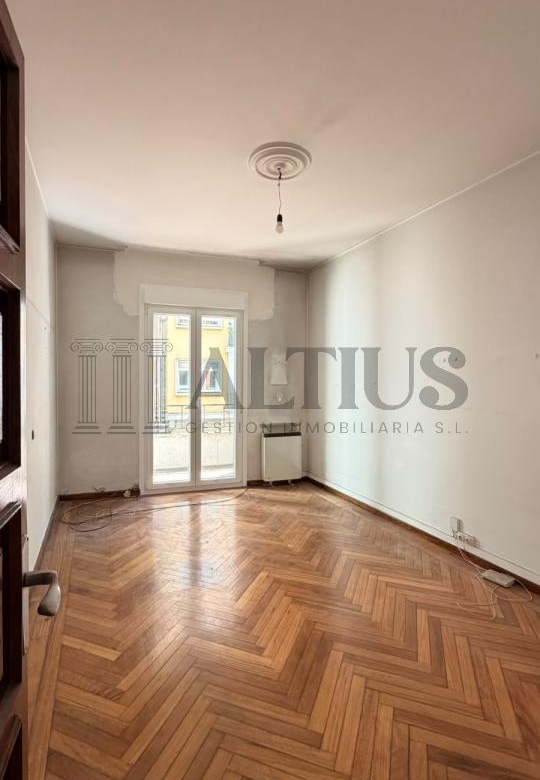 Amplio piso de 180 m² ideal para oficinas en Rúa Doutor Teixeiro – Santiago de Compostela