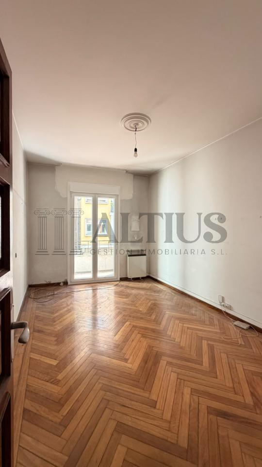179016169550600171375_179016064116 Amplio piso de 180 m² ideal para oficinas en Rúa Doutor Teixeiro – Santiago de Compostela