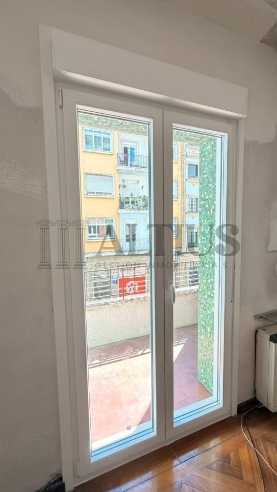 179016169557600171375_179016064185 Amplio piso de 180 m² ideal para oficinas en Rúa Doutor Teixeiro – Santiago de Compostela