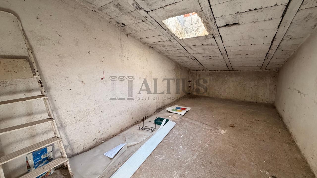 179016169644800171375_177995627910 Amplio piso de 180 m² ideal para oficinas en Rúa Doutor Teixeiro – Santiago de Compostela