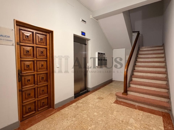 Amplio piso de 180 m² ideal para oficinas en Rúa Doutor Teixeiro – Santiago de Compostela