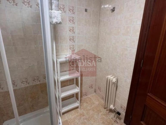 ALQUILER DE DOS HABITACIONES PARA ESTUDIANTES.REF:10657
