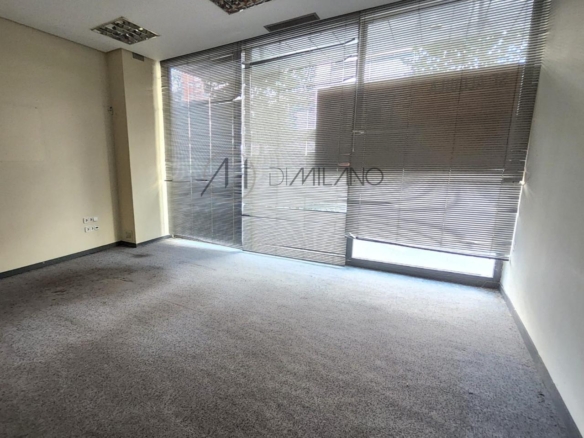 Amplio local comercial en Camelias, junto a Plaza de la Independencia