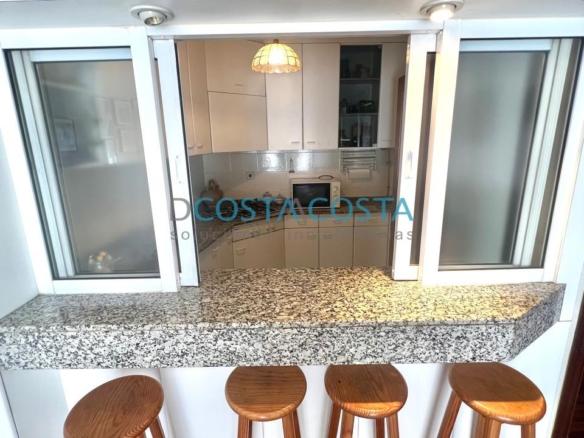 Se vende piso con terraza  al lado de la playa en Ramallosa, Nigrán