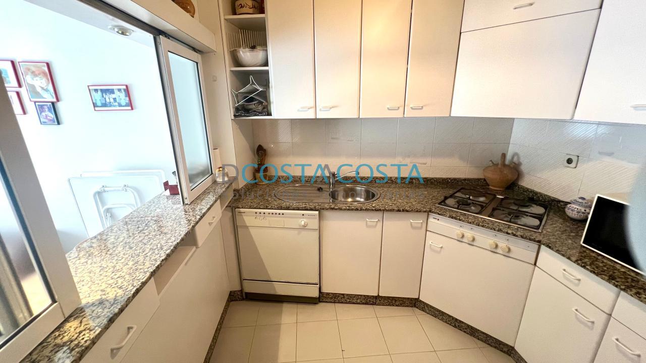 179052548198100173685_179052410381 Se vende piso con terraza al lado de la playa en Ramallosa, Nigrán