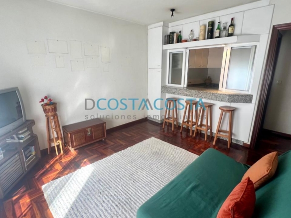 Se vende piso con terraza  al lado de la playa en Ramallosa, Nigrán