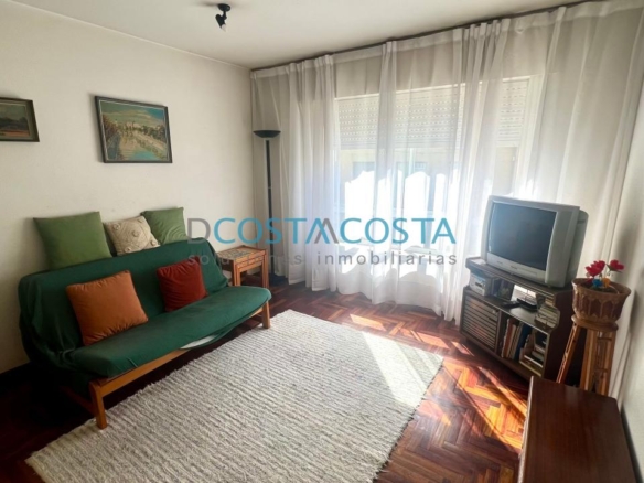 Se vende piso con terraza  al lado de la playa en Ramallosa, Nigrán