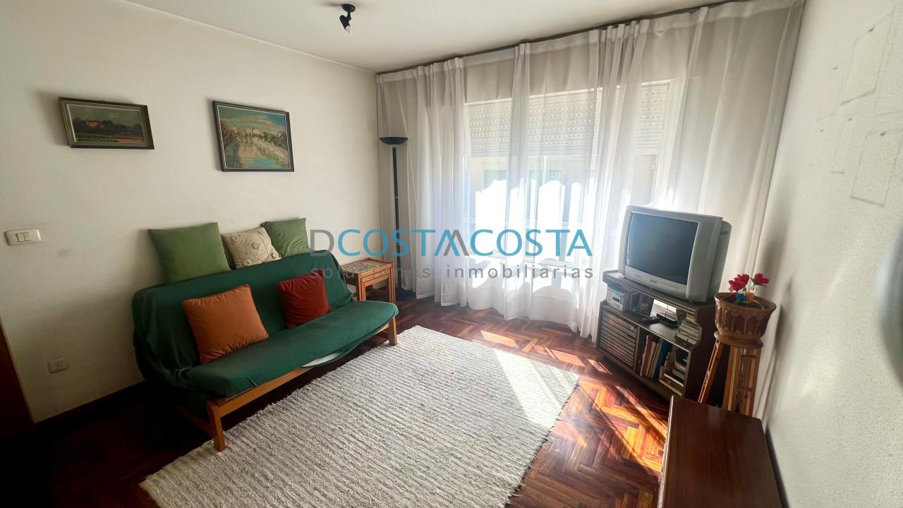 179052548336100173685_179052412440 Se vende piso con terraza al lado de la playa en Ramallosa, Nigrán