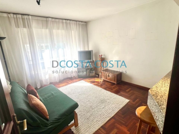 Se vende piso con terraza  al lado de la playa en Ramallosa, Nigrán