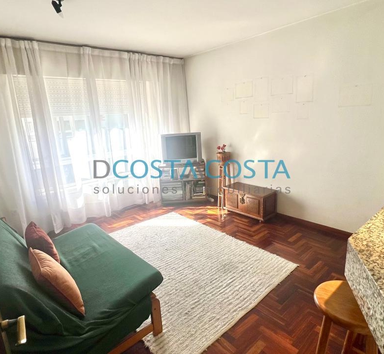 Se vende piso con terraza  al lado de la playa en Ramallosa, Nigrán