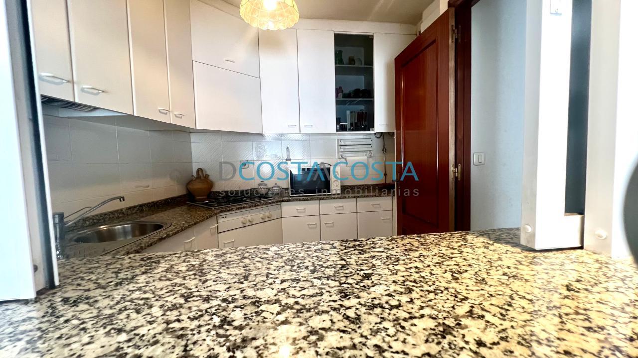 179052548565000173685_179052409532 Se vende piso con terraza al lado de la playa en Ramallosa, Nigrán