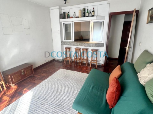 Se vende piso con terraza  al lado de la playa en Ramallosa, Nigrán
