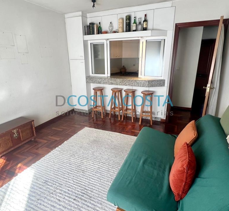 Se vende piso con terraza  al lado de la playa en Ramallosa, Nigrán