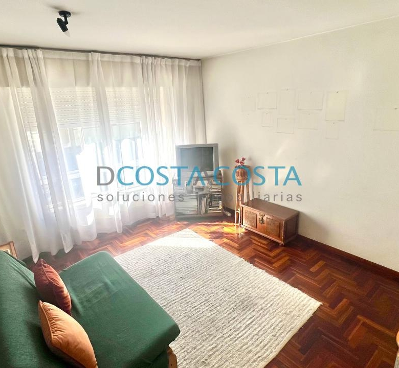 Se vende piso con terraza  al lado de la playa en Ramallosa, Nigrán