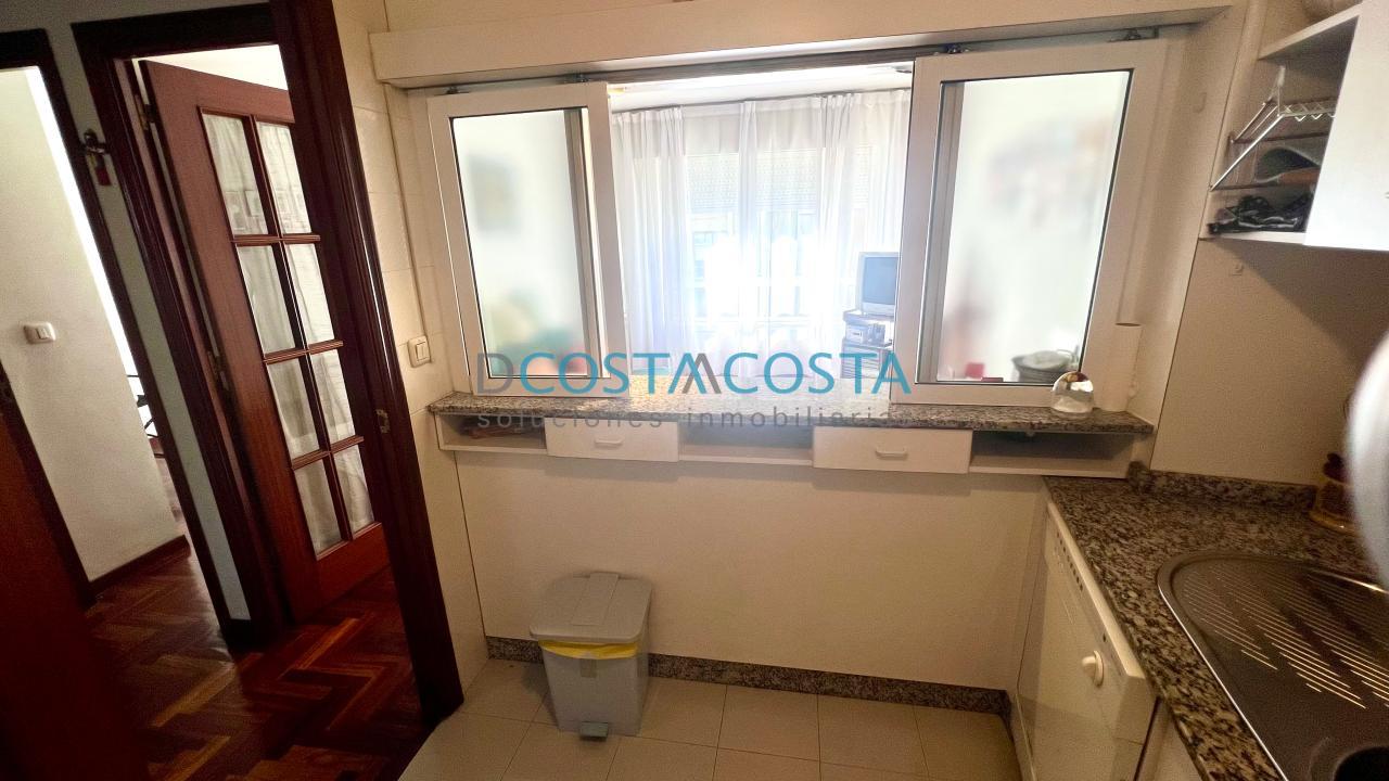 179052548606900173685_179052410043 Se vende piso con terraza al lado de la playa en Ramallosa, Nigrán