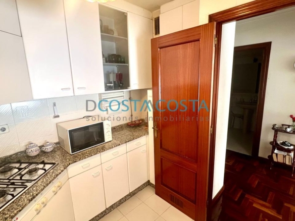 Se vende piso con terraza  al lado de la playa en Ramallosa, Nigrán
