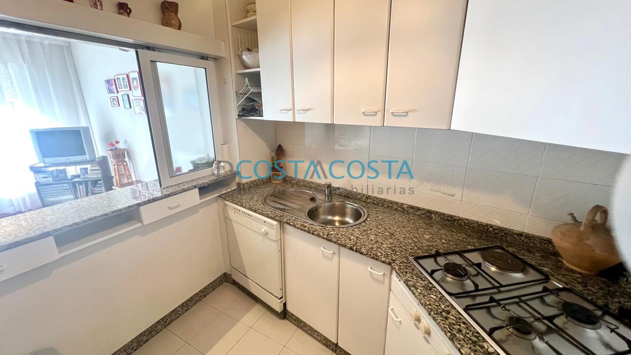 179052548714600173685_179052410211 Se vende piso con terraza al lado de la playa en Ramallosa, Nigrán