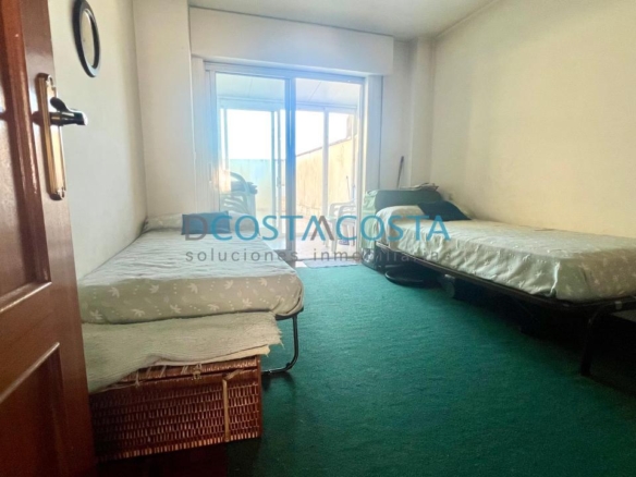 Se vende piso con terraza  al lado de la playa en Ramallosa, Nigrán