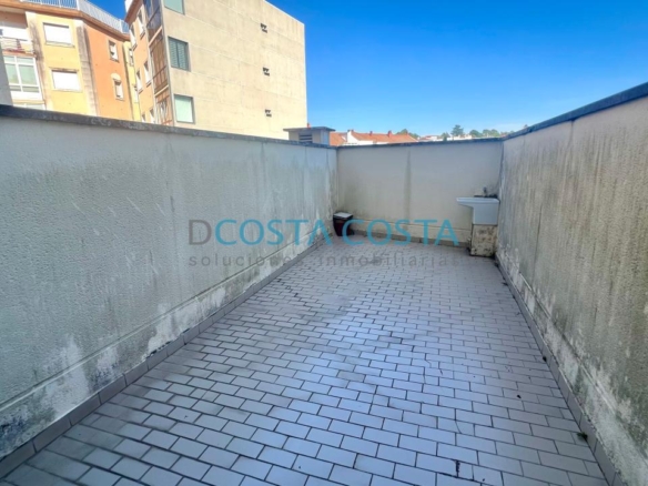 Se vende piso con terraza  al lado de la playa en Ramallosa, Nigrán