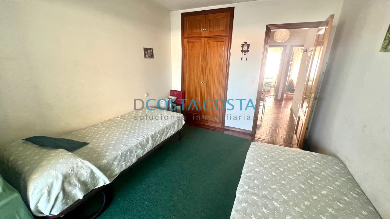 179052549014300173685_179052426510 Se vende piso con terraza al lado de la playa en Ramallosa, Nigrán