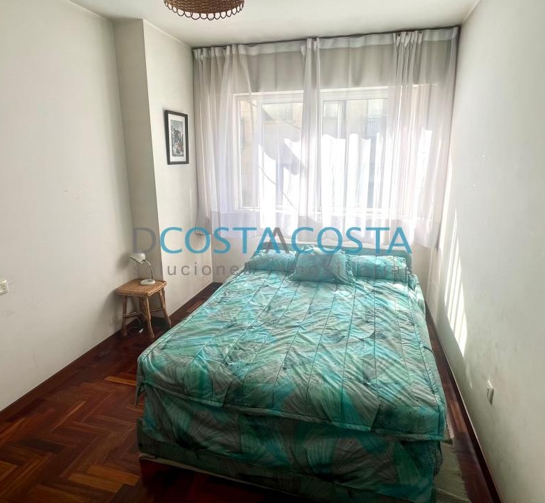 Se vende piso con terraza  al lado de la playa en Ramallosa, Nigrán