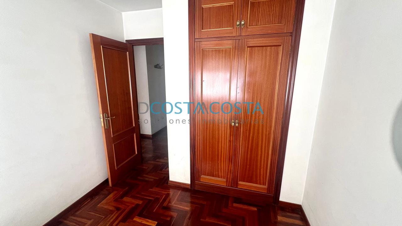 179052549291700173685_179052427065 Se vende piso con terraza al lado de la playa en Ramallosa, Nigrán