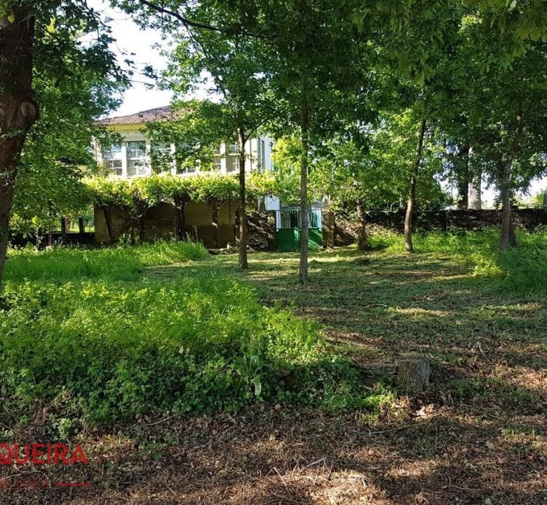 OPORTUNIDAD ÚNICA EN TOMIÑO | CASONA DE 1856 A REFORMAR · 462 M² · 9.420 M² DE FINCA