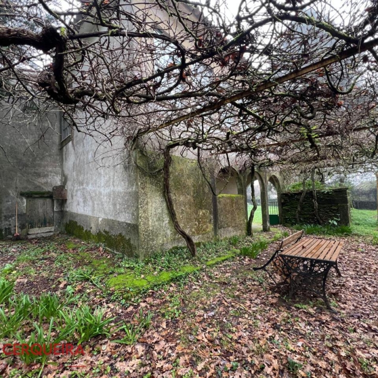 OPORTUNIDAD ÚNICA EN TOMIÑO | CASONA DE 1856 A REFORMAR · 462 M² · 9.420 M² DE FINCA