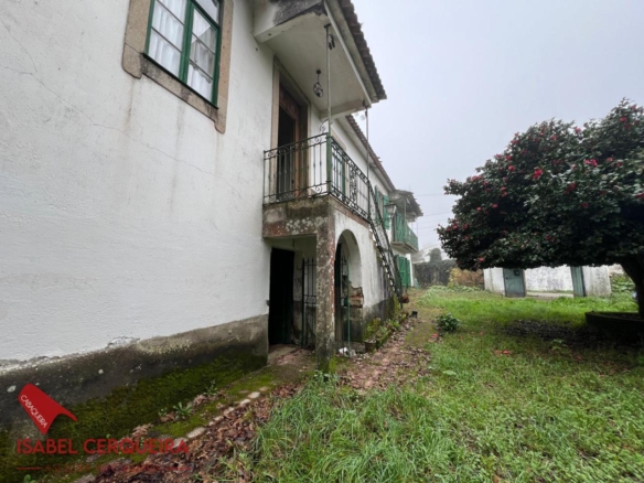 OPORTUNIDAD ÚNICA EN TOMIÑO | CASONA DE 1856 A REFORMAR · 462 M² · 9.420 M² DE FINCA