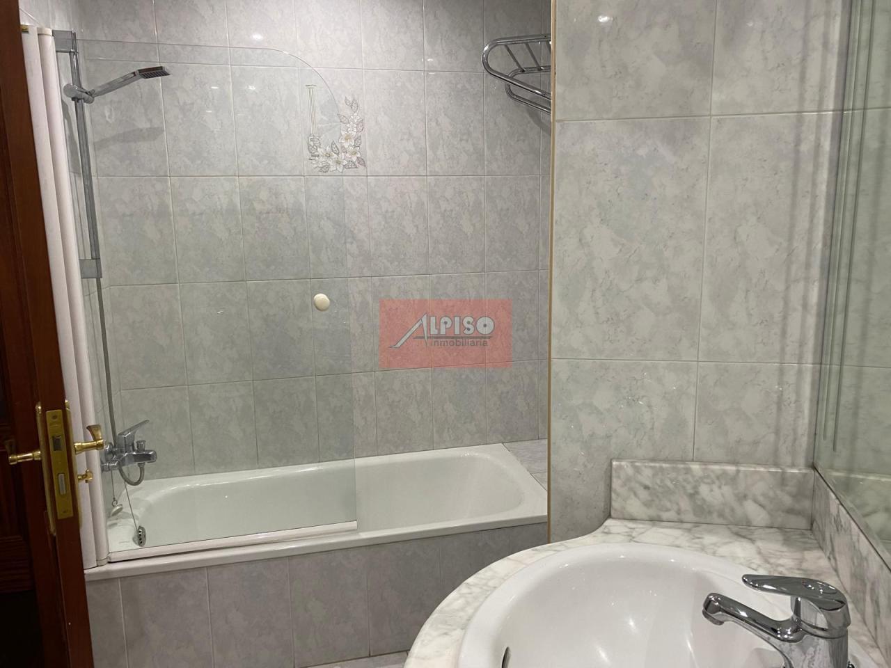 179058848387800159810_173592392360 Apartamento en Ourense