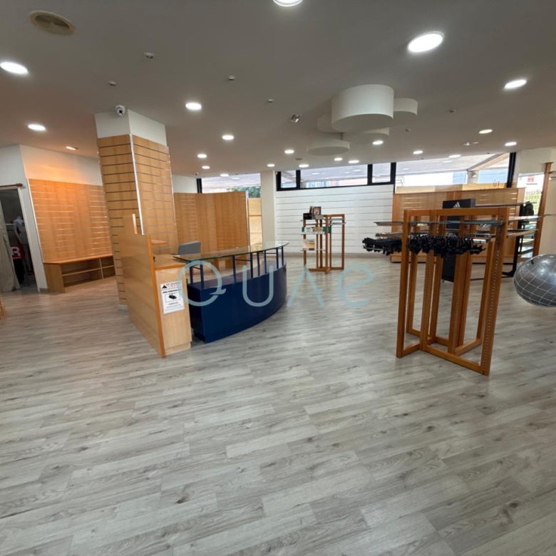 LOCAL COMERCIAL EN VENTA Y ALQUILER A RAMALLOSA