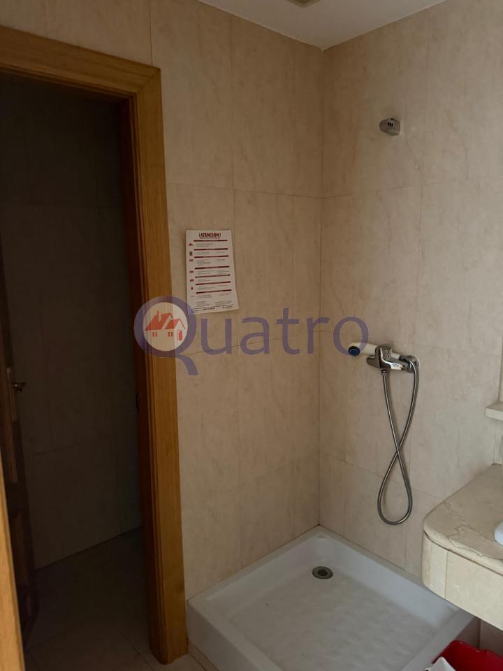 Oficina muy luminosa de 41 m2 con baño privado al lado de Santa Ana