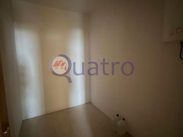 Oficina amplia y luminosa de 3 estancias cerca de Santa Ana