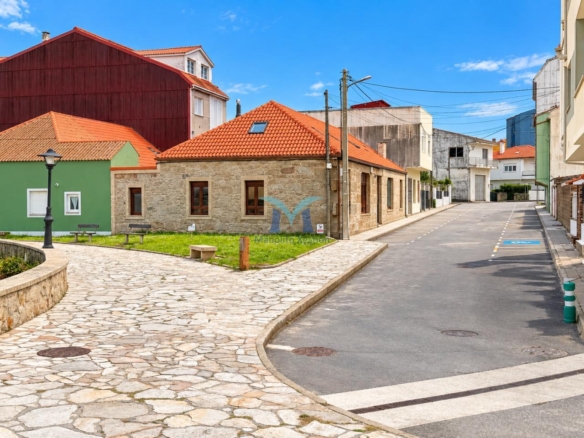 CASA DE PIEDRA AL LADO DEL MAR EN MUXÍA