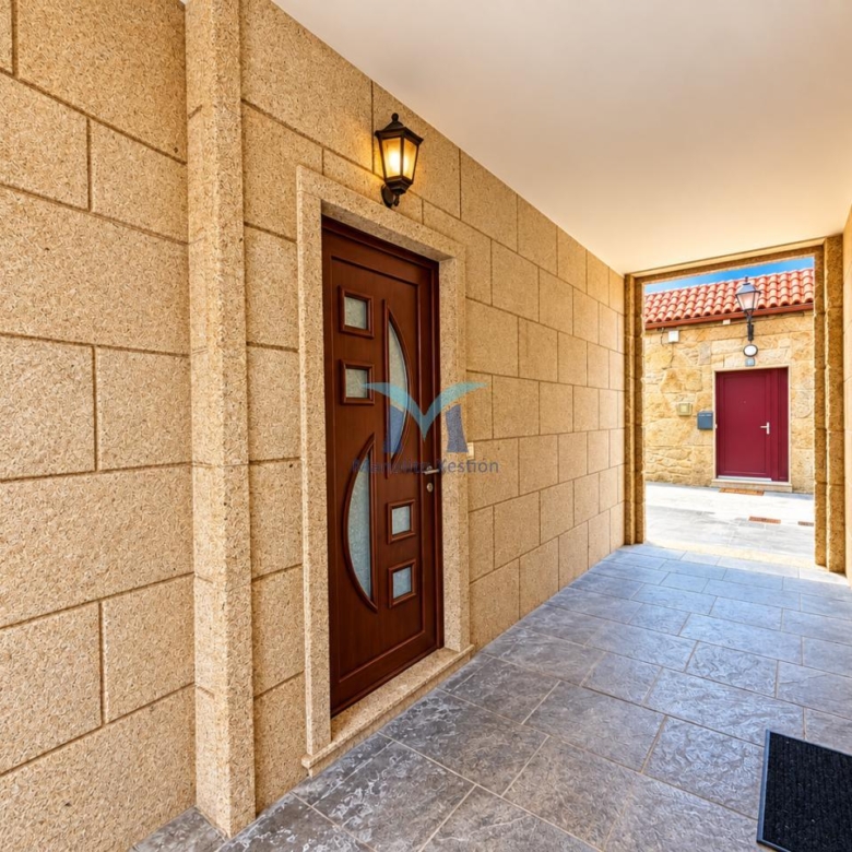 CASA DE PIEDRA AL LADO DEL MAR EN MUXÍA