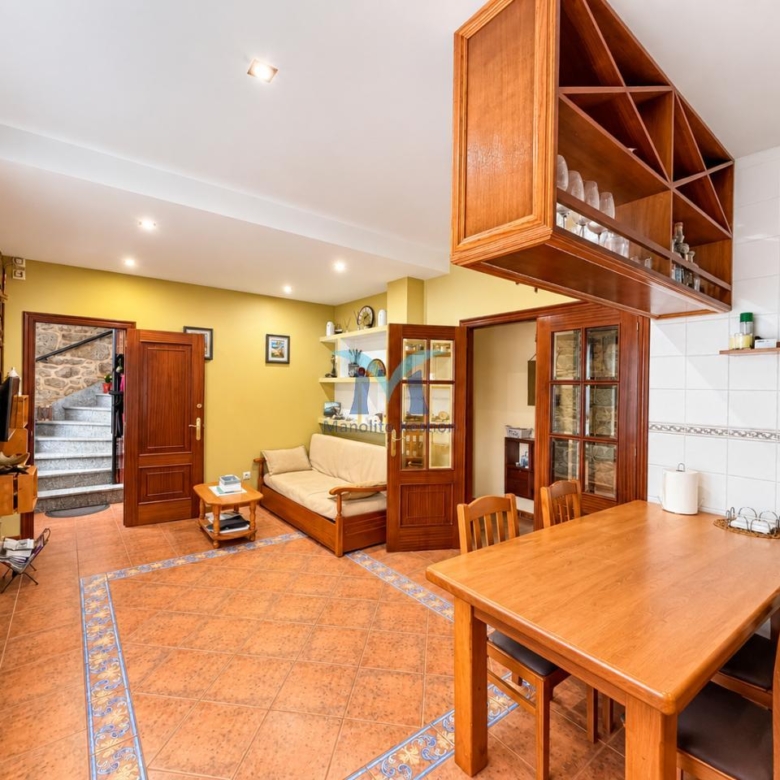 CASA DE PIEDRA AL LADO DEL MAR EN MUXÍA