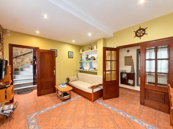 CASA DE PIEDRA AL LADO DEL MAR EN MUXÍA