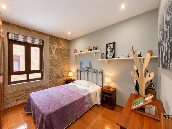 CASA DE PIEDRA AL LADO DEL MAR EN MUXÍA