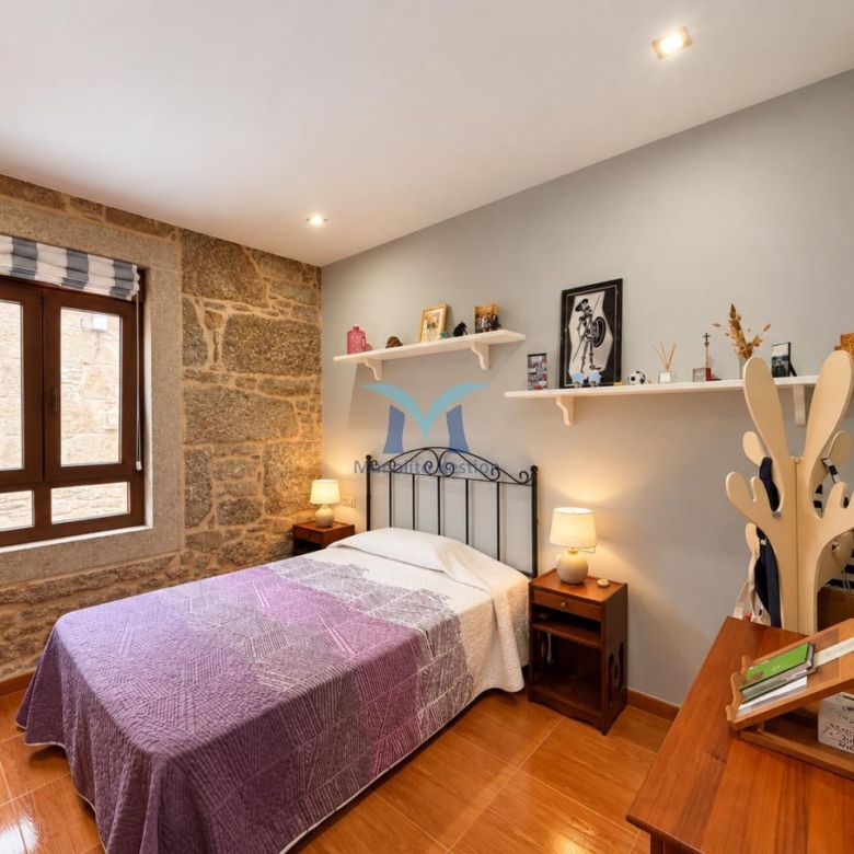 CASA DE PIEDRA AL LADO DEL MAR EN MUXÍA