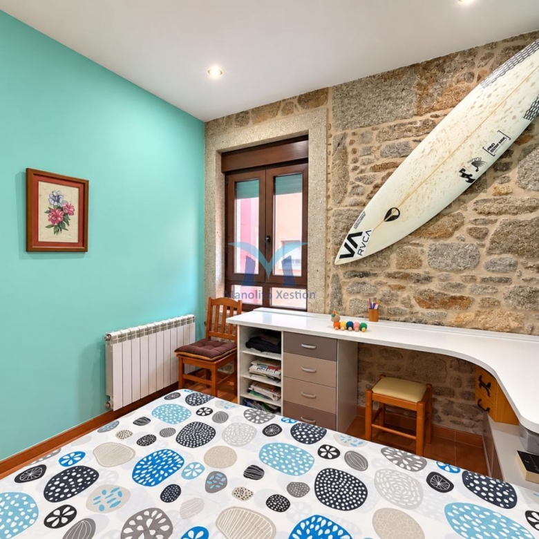 CASA DE PIEDRA AL LADO DEL MAR EN MUXÍA